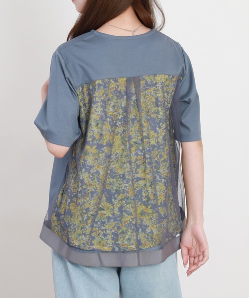 BRODIAEA(ブローディア)の「BRODIAEA バック切替えフラワー×チュール半袖Tシャツ 日本製(Tシャツ/カットソー・レディース・グレー/イエロー/ネイビー・40)」の2枚目の写真