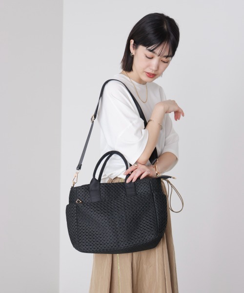 Bou Jeloud(ブージュルード)の「ドットメッシュトートL(トートバッグ・メンズ・ブラック・ONESIZE)」の4枚目の写真