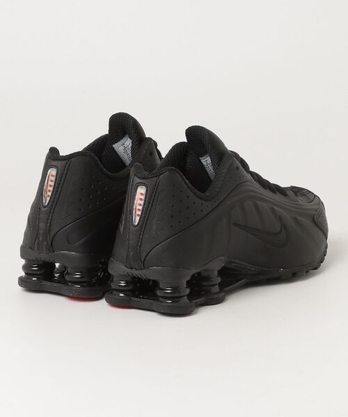 NIKE（ナイキ）の「NIKE/ナイキ WSｼｮｯｸｽR4（スニーカー・レディース・ブラック・25cm/24.5cm/24cm/23.5cm/27.5cm/27cm/26.5cm/26cm/25.5cm/23cm）」の2枚目の写真