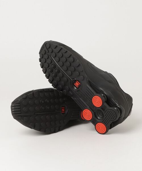 NIKE（ナイキ）の「NIKE/ナイキ WSｼｮｯｸｽR4（スニーカー・レディース・ブラック・25cm/24.5cm/24cm/23.5cm/27.5cm/27cm/26.5cm/26cm/25.5cm/23cm）」の3枚目の写真