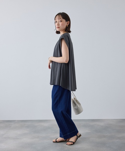 CROSS FUNCTION(クロスファンクション)の「《汗染み防止》エブ楽 天竺フロントタックノースリーブTシャツ【CROSS FUNCTION/クロスファンクション】(Tシャツ/カットソー・レディース・チャコールグレー/オフホワイト・L/LL/M)」の18枚目の写真