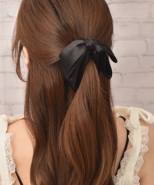VIBGYOR Women(ヴィブジョー ウィメン)の「【float】ビッグ レイヤードリボン バナナクリップ(バレッタ/ヘアクリップ・レディース・ブラック・FREE)」の3枚目の写真