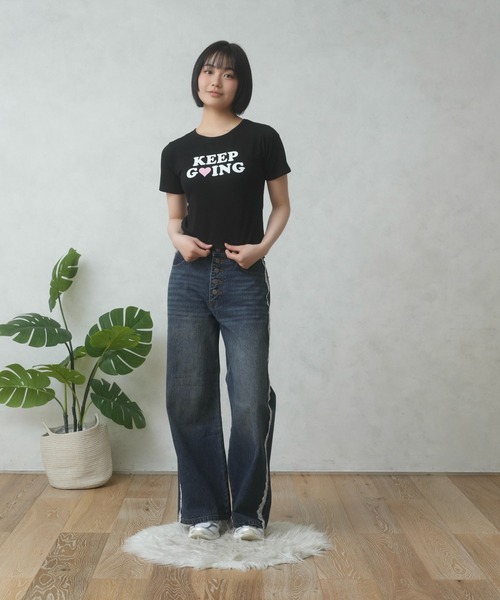FCMM（エフシーエムエム）の「LOGO PRINT TEE/ロゴプリントTEE（Tシャツ/カットソー・レディース・ブラック/ホワイト・MEDIUM/SMALL）」の6枚目の写真