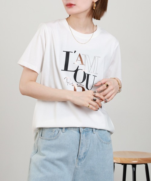 BRODIAEA(ブローディア)の「BRODIAEA ランダムロゴプリント半袖Tシャツ(Tシャツ/カットソー・レディース・オフホワイト/ブラック・40)」の5枚目の写真
