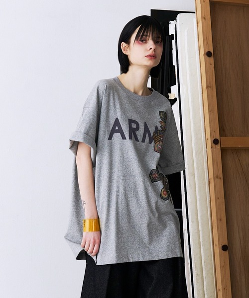 SeeSew(シーソー)の「【UNISEX】ARMY WAPPEN PRINT TEE/アーミーワッペンプリントTシャツ(Tシャツ/カットソー・メンズ・グレー/サックスブルー・M/L)」の5枚目の写真