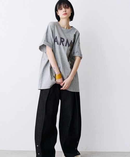 SeeSew(シーソー)の「【UNISEX】ARMY WAPPEN PRINT TEE/アーミーワッペンプリントTシャツ(Tシャツ/カットソー・メンズ・グレー/サックスブルー・M/L)」の3枚目の写真