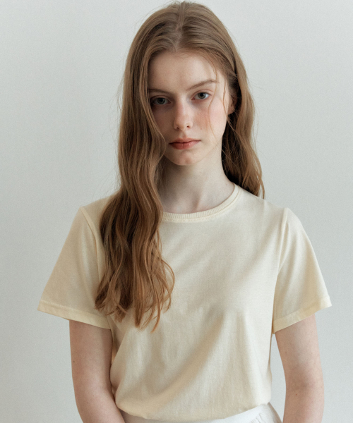 YUPPE（ヨッペ）の「ベーシックテンセルTシャツ_クリーム（Tシャツ/カットソー・レディース・その他・SMALL/MEDIUM）」の4枚目の写真