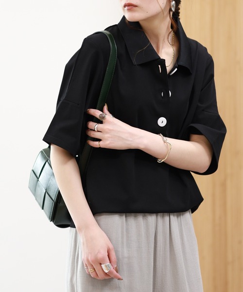 EGLANTINE（エグランティーヌ）の「EGLANTINE 接触冷感 ビッグボタンポロカットソー 半袖（Tシャツ/カットソー・レディース・ブラウン/レッド/ブラック・38）」の6枚目の写真