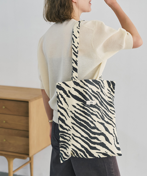 Spick & Span(スピックアンドスパン)の「《WEB限定 / 》Uhr / ウーア Animal Tote(トートバッグ・レディース・ブラウン/ホワイト・FREE)」の5枚目の写真
