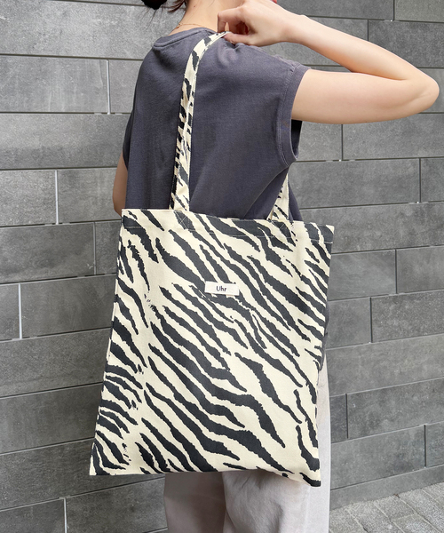 Spick & Span(スピックアンドスパン)の「《WEB限定 / 》Uhr / ウーア Animal Tote(トートバッグ・レディース・ブラウン/ホワイト・FREE)」の7枚目の写真