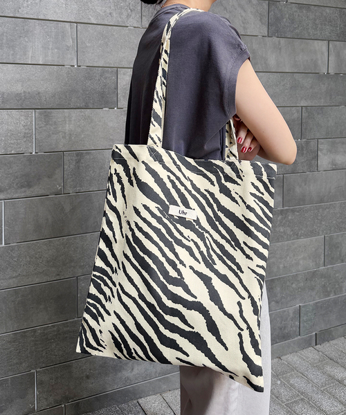 Spick & Span(スピックアンドスパン)の「《WEB限定 / 》Uhr / ウーア Animal Tote(トートバッグ・レディース・ブラウン/ホワイト・FREE)」の8枚目の写真