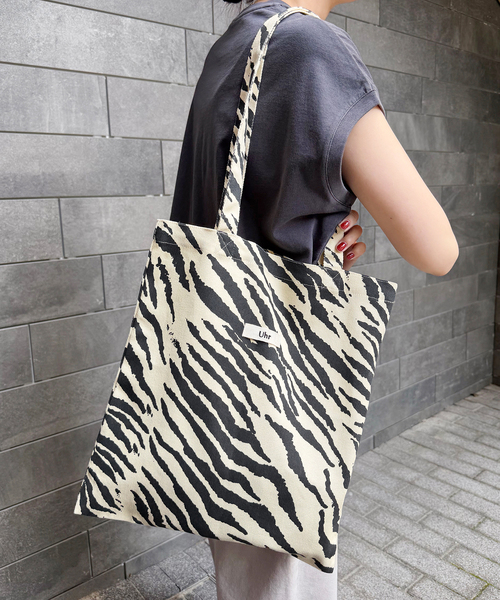 Spick & Span(スピックアンドスパン)の「《WEB限定 / 》Uhr / ウーア Animal Tote(トートバッグ・レディース・ブラウン/ホワイト・FREE)」の9枚目の写真