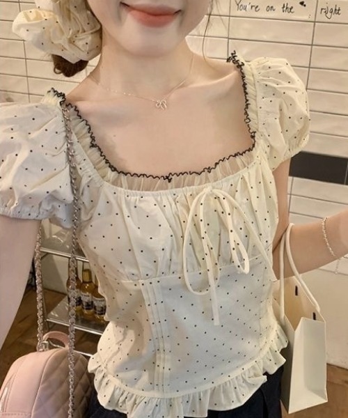 Sibra(シブラ)の「【リネンブレンド・シュシュ付き】ドット柄パフスリーブリボンブラウス(シャツ/ブラウス・レディース・ネイビー/ホワイト/アイボリー・M)」の5枚目の写真