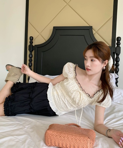 Sibra(シブラ)の「【リネンブレンド・シュシュ付き】ドット柄パフスリーブリボンブラウス(シャツ/ブラウス・レディース・ネイビー/ホワイト/アイボリー・M)」の13枚目の写真
