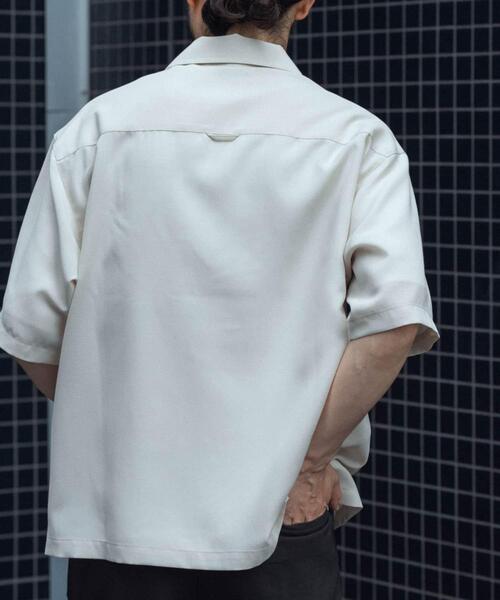 ITEMS URBANRESEARCH(アイテムズ アーバンリサーチ)の「『吸水速乾/イージーケア』リネンブレンド高機能半袖コーチシャツ(シャツ/ブラウス・メンズ・ブラック/ブルー/オフホワイト・MEDIUM/LARGE)」の9枚目の写真