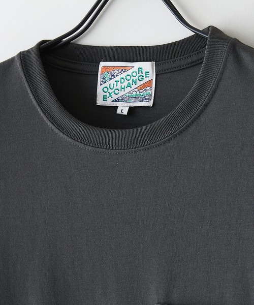 OUTDOOR EXCHANGE(アウトドアエクスチェンジ)の「【OUTDOOR EXCHANGE/アウトドアエクスチェンジ】×【ZERO STAIN/ゼロステイン】コラボ 裾ドローコード 胸ポケット Tシャツ(Tシャツ/カットソー・メンズ・ホワイト/スミクロ・MEDIUM/LARGE)」の3枚目の写真