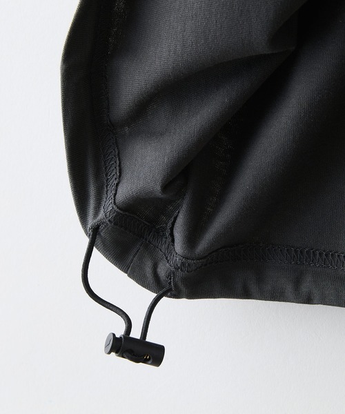 OUTDOOR EXCHANGE(アウトドアエクスチェンジ)の「【OUTDOOR EXCHANGE/アウトドアエクスチェンジ】×【ZERO STAIN/ゼロステイン】コラボ 裾ドローコード 胸ポケット Tシャツ(Tシャツ/カットソー・メンズ・ホワイト/スミクロ・MEDIUM/LARGE)」の7枚目の写真