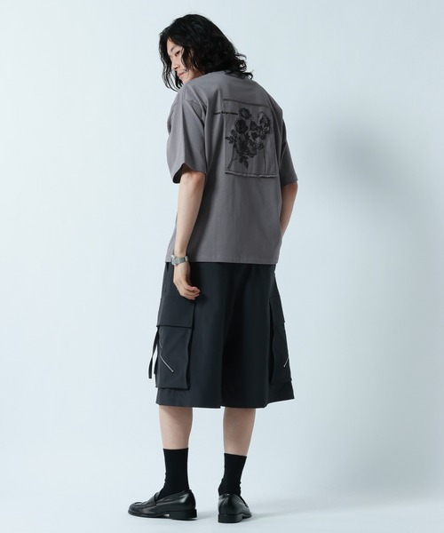 RAGEBLUE(レイジブルー)の「【接触冷感/吸水速乾 】FLOWER STITCH PRINT T-SHIRT/フラワー刺繍プリントTシャツ(Tシャツ/カットソー・メンズ・グレー/ブルー/ホワイト・MEDIUM/LARGE)」の13枚目の写真