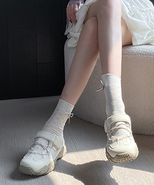 Lace Ladies（レースレディース）の「配色 メッシュ ストラップ付き レースアップ スニーカー（スニーカー・レディース・グレー/ベージュ/アイボリー・22.5cm/23cm/23.5cm/24cm/24.5cm/25cm）」の4枚目の写真