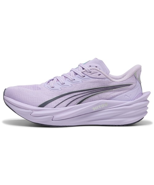 PUMA（プーマ）の「PUMA プーマ ウィメンズ ディヴィエイト ニトロ 4 ランニングシューズ（スニーカー・レディース・ホワイト/ラベンダー/ホワイト系その他2/レッド系その他3・23.5cm/24.0cm/24.5cm/22.5cm/23.0cm/25.0cm）」の3枚目の写真