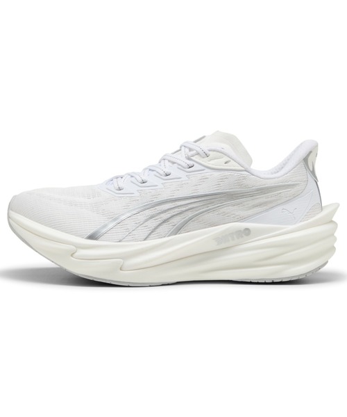 PUMA（プーマ）の「PUMA プーマ ウィメンズ ディヴィエイト ニトロ 4 ランニングシューズ（スニーカー・レディース・ホワイト/ラベンダー/ホワイト系その他2/レッド系その他3・23.5cm/24.0cm/24.5cm/22.5cm/23.0cm/25.0cm）」の2枚目の写真