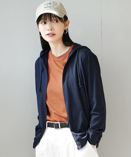 zootie（ズーティー）の「さらっと薄手で快適 UVカットパーカー（パーカー・レディース・ラベンダー/オフホワイト/ライトカーキ/ライトブルー/黄土色系/ホワイト系その他2/ホワイト系その他/ブラック/ベージュ/ピンク系その他/ネイビー/杢グレー・M/3L/S/LL/L）」の10枚目の写真