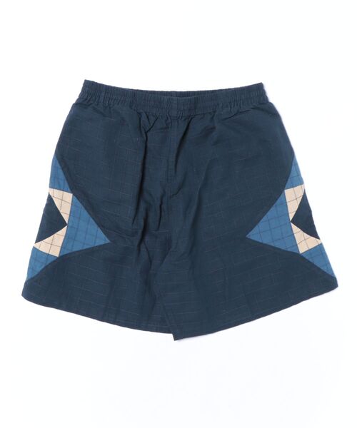 A.P.C.(アーペーセー)の「SHORT CONNOR ショートパンツ(その他パンツ・メンズ・ライトグレー/アッシュグレー・S/M)」の2枚目の写真
