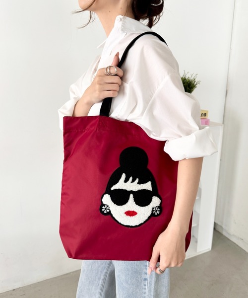 HAPPY FACE(ハッピーフェイス)の「EMMA 顔相良刺?新トート RD(トートバッグ・レディース・レッド・ONE SIZE)」の1枚目の写真