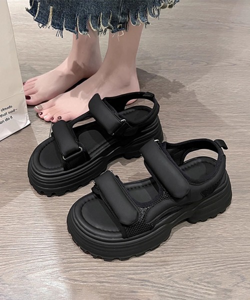 aimoha(アイモハ)の「厚底サンダル(サンダル・レディース・ブラック/オフホワイト・24.5cm/23.5cm/25.0cm/24.0cm)」の5枚目の写真