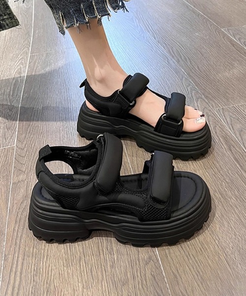 aimoha(アイモハ)の「厚底サンダル(サンダル・レディース・ブラック/オフホワイト・24.5cm/23.5cm/25.0cm/24.0cm)」の6枚目の写真