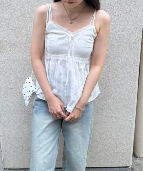 mebole(メボレ)の「front ribbon lace camisole(キャミソール・レディース・ホワイト・FREE)」の16枚目の写真