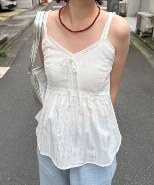 mebole(メボレ)の「front ribbon lace camisole(キャミソール・レディース・ホワイト・FREE)」の5枚目の写真