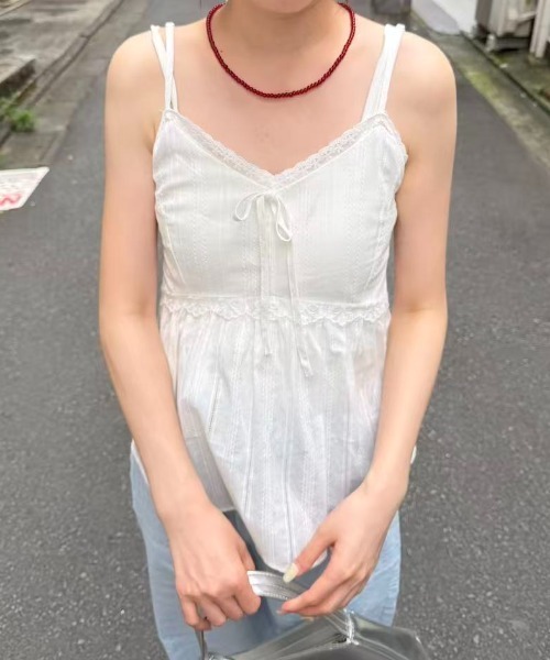 mebole(メボレ)の「front ribbon lace camisole(キャミソール・レディース・ホワイト・FREE)」の7枚目の写真