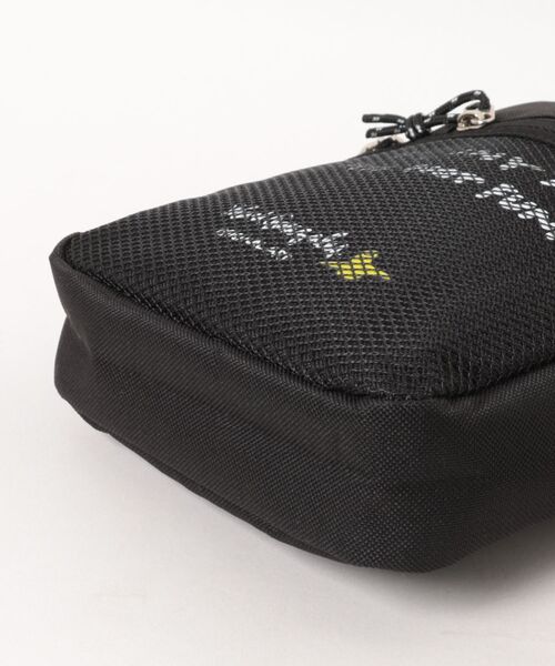Port（ポート）の「【 Mark Gonzales / マークゴンザレス 】 POUCH SHOULDER BAG（ショルダーバッグ・メンズ・オフホワイト/ブラック/ブラック系その他/グレー・FREE）」の6枚目の写真