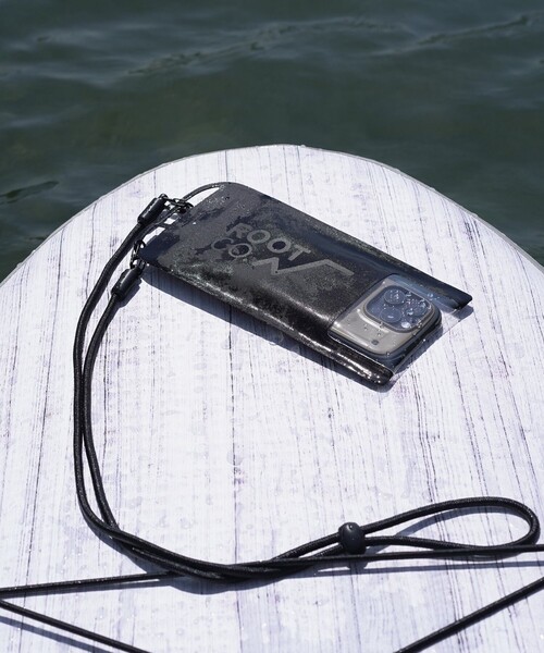ROOT CO.(ルート)の「ROOT CO. / H2O Water Proof Shell IPX8 for Smart Phone(スマホケース/カバー・レディース・ブラック・ONE SIZE)」の1枚目の写真