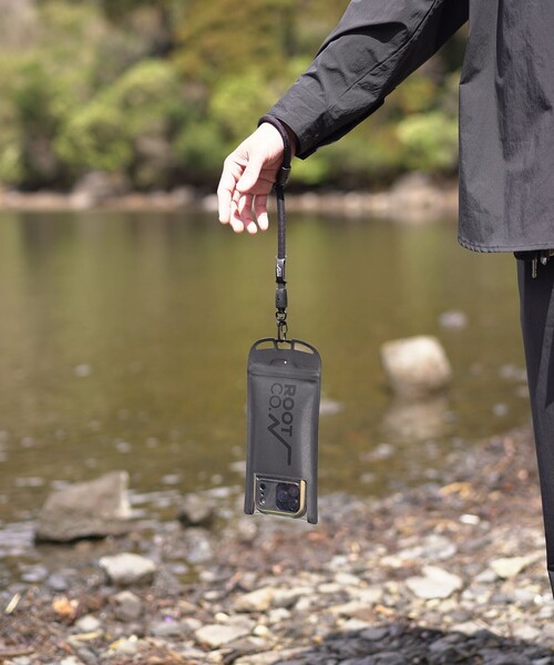 ROOT CO.(ルート)の「ROOT CO. / H2O Water Proof Shell IPX8 for Smart Phone(スマホケース/カバー・レディース・ブラック・ONE SIZE)」の8枚目の写真