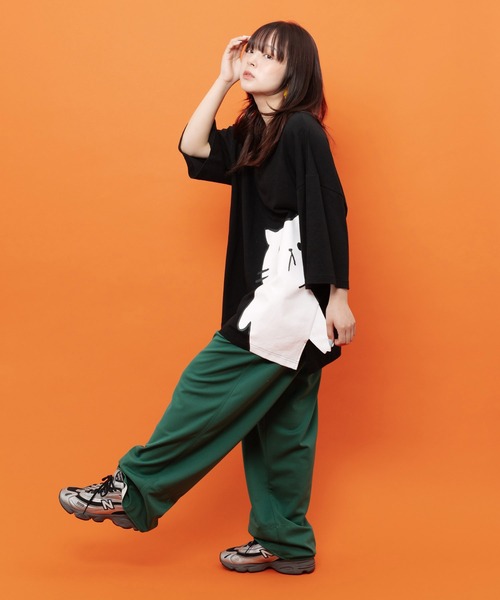 ScoLar Parity（スカラーパリティ）の「362131：おててつなぎ ネコorラビルTシャツ（Tシャツ/カットソー・レディース・チャコールグレー/ブラック/オフホワイト/パープル・M）」の6枚目の写真