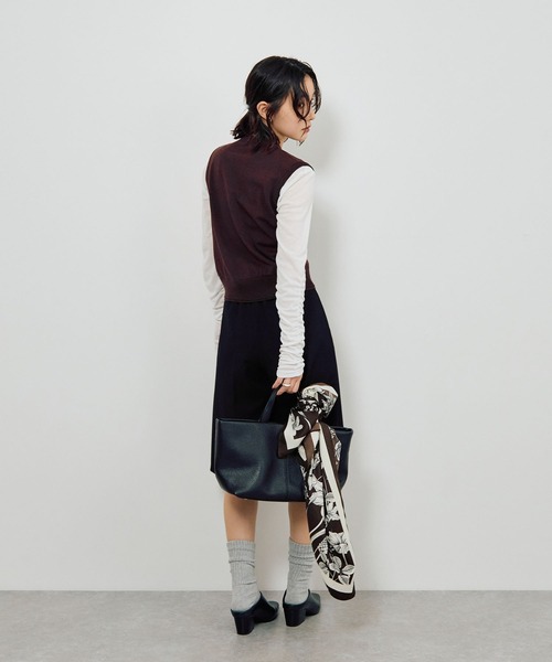 STELLA FISH(ステラフィッシュ)の「ボタニカル大判スカーフ(バンダナ/スカーフ・レディース・ベージュ/ブラウン/ダークブラウン・FREE)」の9枚目の写真
