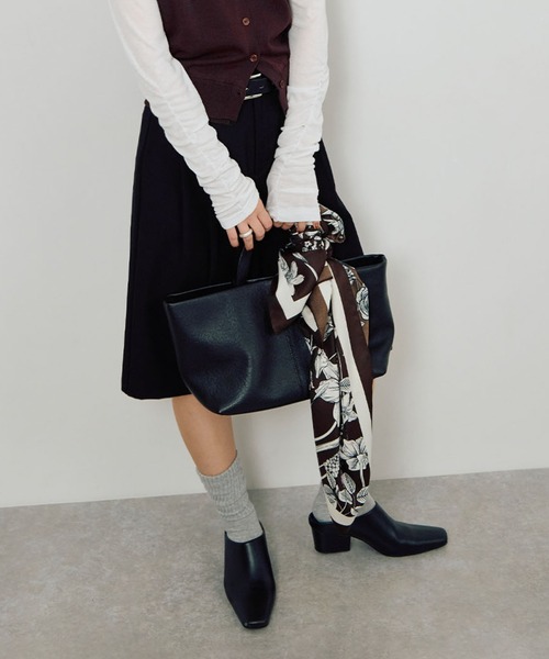 STELLA FISH(ステラフィッシュ)の「ボタニカル大判スカーフ(バンダナ/スカーフ・レディース・ベージュ/ブラウン/ダークブラウン・FREE)」の10枚目の写真