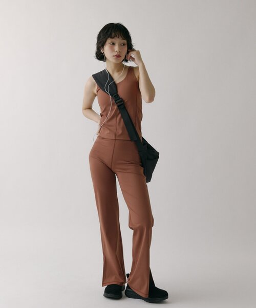 COLONY 2139（コロニートゥーワンスリーナイン）の「【MOTION】ハイサポートハイライズフレアパンツ（その他パンツ・レディース・ピンク/ブラック/ブラウン・MEDIUM/SMALL/SHORT）」の17枚目の写真