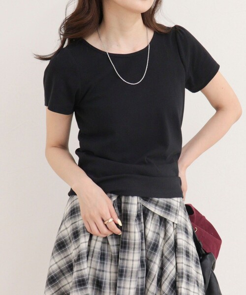 fredy emue(フレディエミュ)の「パフスリーブコンパクトTシャツ(Tシャツ/カットソー・レディース・オフホワイト/ブラック/グレー/レッド・38)」の2枚目の写真