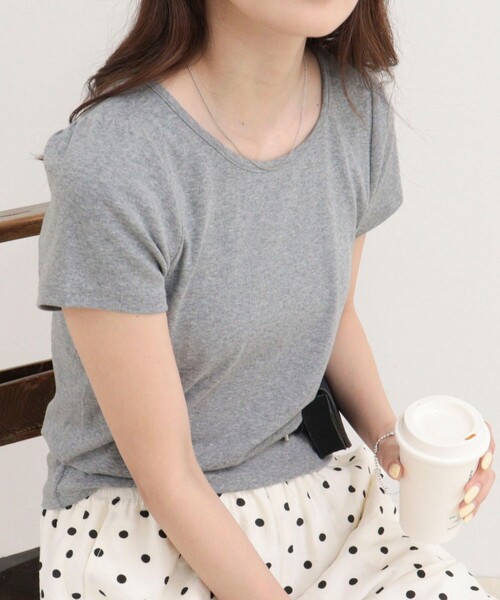 fredy emue(フレディエミュ)の「パフスリーブコンパクトTシャツ(Tシャツ/カットソー・レディース・オフホワイト/ブラック/グレー/レッド・38)」の12枚目の写真