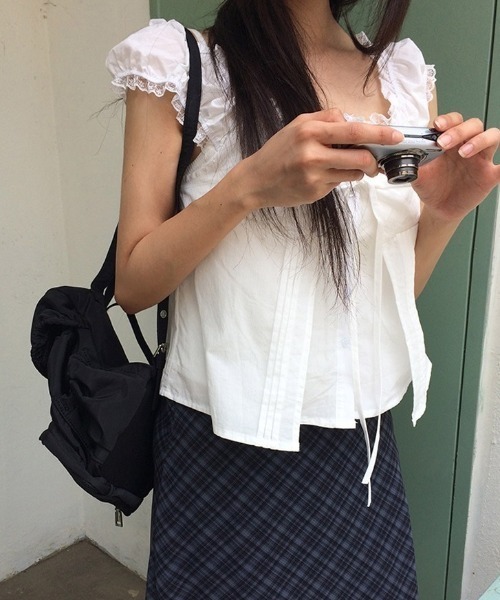 anyonemore(エニワンモア)の「フレンチパフスリーブドッキングレースリボンブラウス(シャツ/ブラウス・レディース・アイボリー/チェック・FREE)」の3枚目の写真