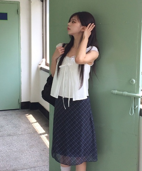 anyonemore(エニワンモア)の「フレンチパフスリーブドッキングレースリボンブラウス(シャツ/ブラウス・レディース・アイボリー/チェック・FREE)」の6枚目の写真