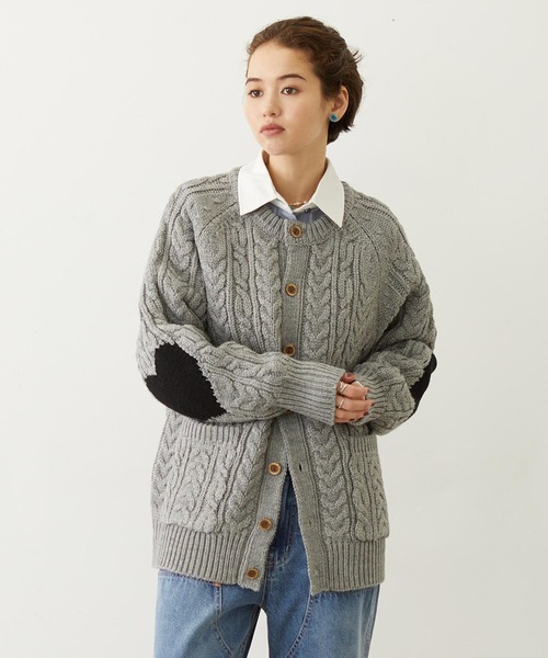 MILKFED.(ミルクフェド)の「HEART ELBOW CABLE KNIT CARDIGAN(カーディガン/ボレロ・レディース・オフホワイト/アッシュ/チャコール・ONE SIZE)」の2枚目の写真