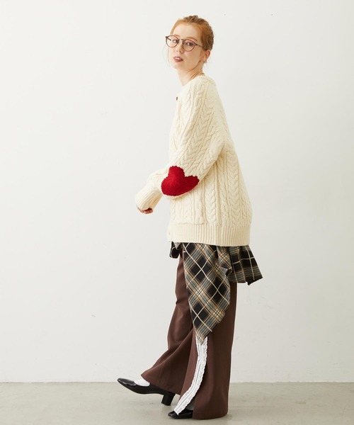 MILKFED.(ミルクフェド)の「HEART ELBOW CABLE KNIT CARDIGAN(カーディガン/ボレロ・レディース・オフホワイト/アッシュ/チャコール・ONE SIZE)」の16枚目の写真