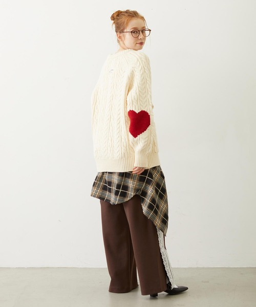 MILKFED.(ミルクフェド)の「HEART ELBOW CABLE KNIT CARDIGAN(カーディガン/ボレロ・レディース・オフホワイト/アッシュ/チャコール・ONE SIZE)」の17枚目の写真
