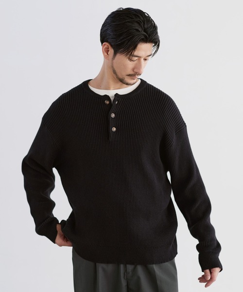 LIL VENDARS(リルヴェンダース)の「Buyer's Select / リブ編みヘンリーネックコットンニット(ニット/セーター・メンズ・ネイビー/グレー/ブラウン/ブラック/チャコール/ホワイト/モカ・S/M/L/XL)」の1枚目の写真