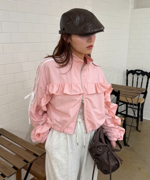 w closet(ダブルクローゼット)の「フリルラインブルゾン(ミリタリージャケット・レディース・サックスブルー/ピンク/ネイビー/アイボリー/イエロー・MEDIUM/SMALL)」の5枚目の写真