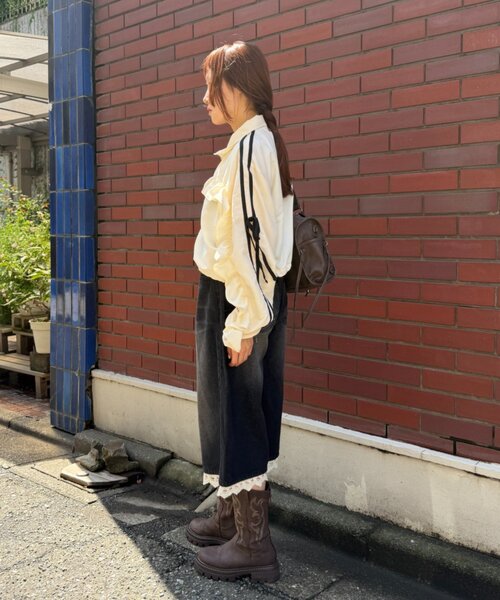 w closet(ダブルクローゼット)の「フリルラインブルゾン(ミリタリージャケット・レディース・サックスブルー/ピンク/ネイビー/アイボリー/イエロー・MEDIUM/SMALL)」の17枚目の写真